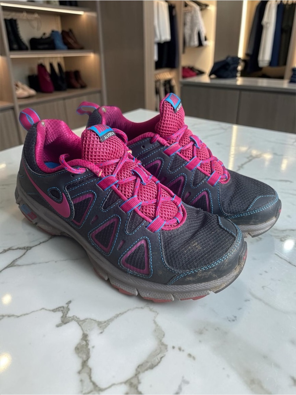 Nike Air Alvord 10 Women's Size 8.5 Trail Shoes Gray Pink